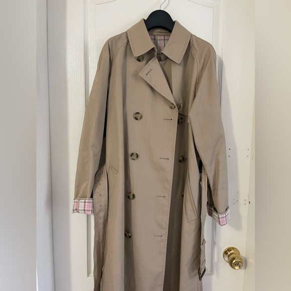 Jw Anderson x uniqulo waterproof trench coat - Picture 5 of 7